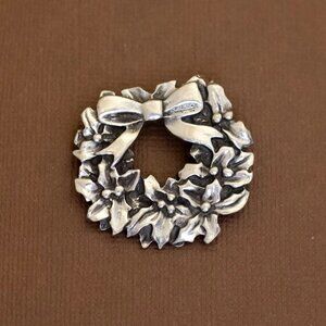 Vintage Silver Tone Floral Wreath Ribbon Christmas Brooch - U22